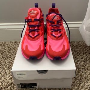 Nike | WMNS AIR MAX 270 REACT 'MYSTIC RED PINK BLAST'. Size: 9.5